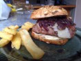 Salamella burger